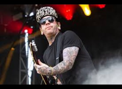 Derek Jones Net Worth
